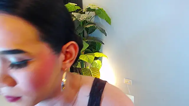 LexiLoreOnTop online show from June 14, 2:29 pm
