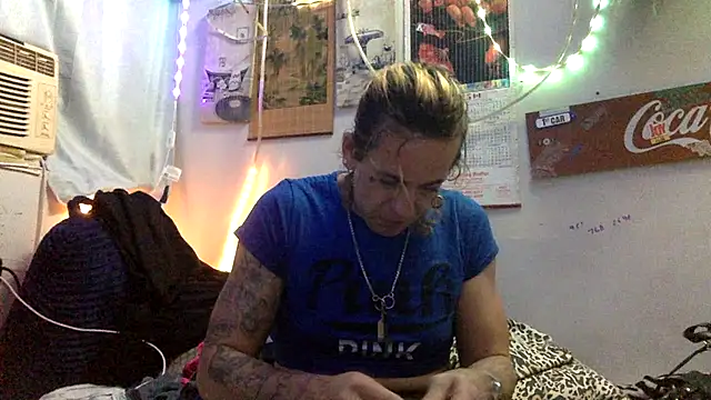 VanillaSnowcones online show from June 5, 3:32 am