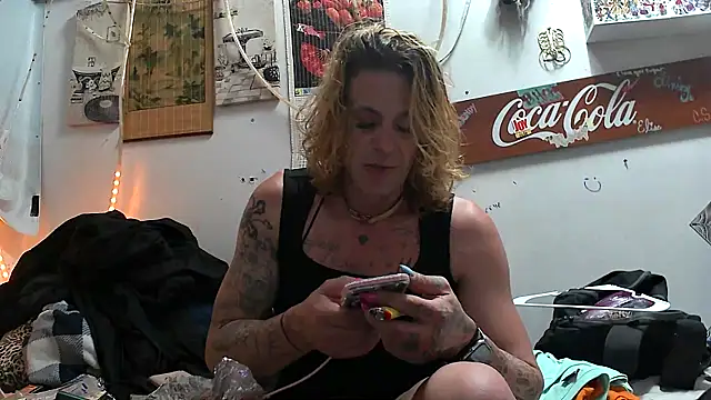 VanillaSnowcones online show from June 14, 8:04 am