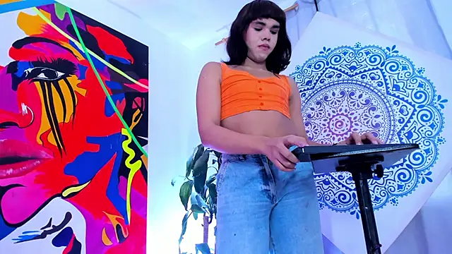 AndreaGiraldo  online show from June 17, 8:10 pm