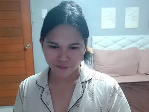 AlianaFord online show from June 16, 1:35 pm