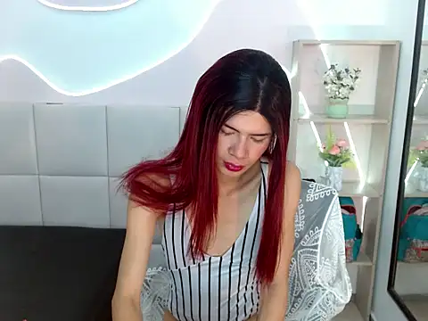 Jazmiin Rosee online show from June 20, 1:14 pm