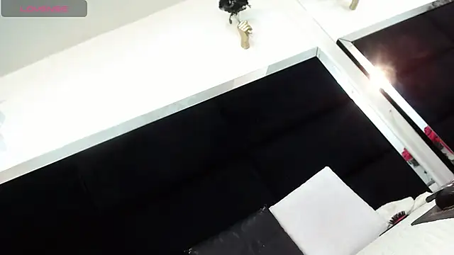 Jazmiin Rosee online show from July 25, 1:09 pm