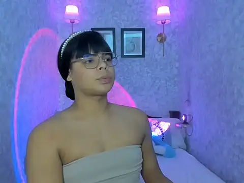 emily rosue  online show from June 26, 6:17 am