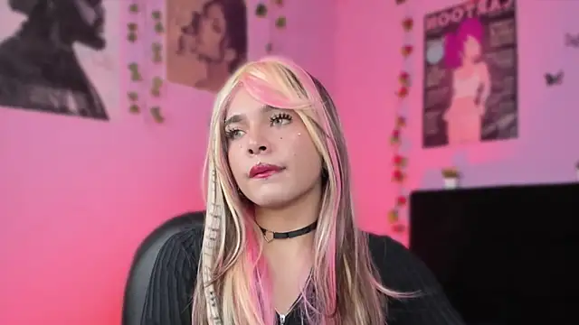 Makii XOXO online show from June 18, 9:08 pm