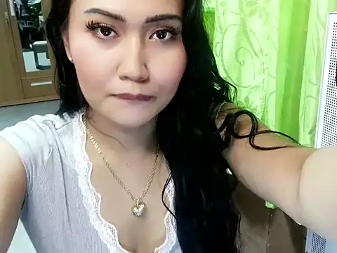 Dolcyfucker online show from July 25, 8:45 am