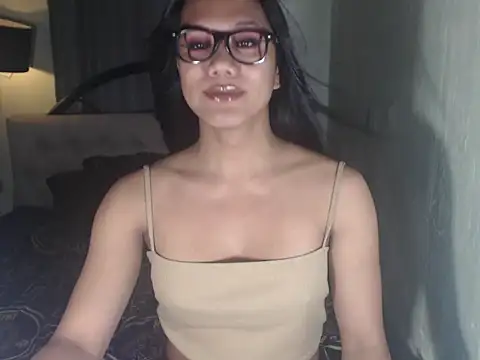 yourgoddesslatina online show from July 27, 3:30 pm