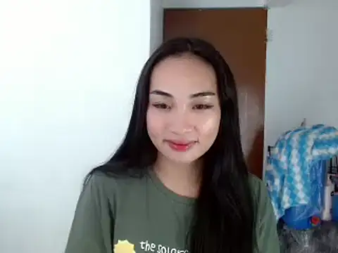 SweetLilly 18 online show from December 3, 4:55 pm