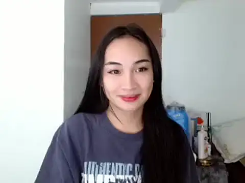 SweetLilly 18 online show from December 6, 3:50 pm