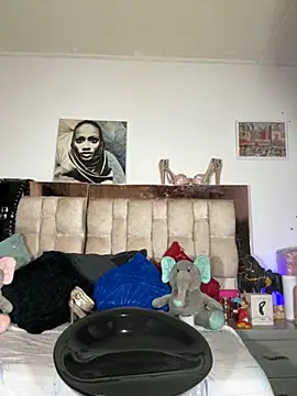 LeilaLopez online show from October 31, 1:37 am