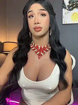 Snapshot of TranSEXUALDIVA chatting on October 10, 10:22 pm TranSEXUALDIVA online show from October 10, 10:22 pm
