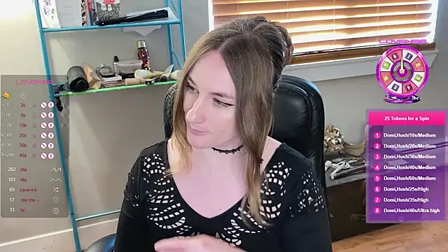 luluvaladon online show from March 8, 10:45 pm