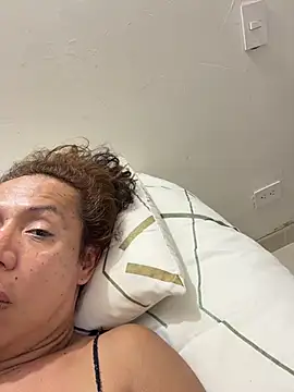 YOURSDEBORA online show from April 20, 11:39 pm