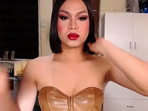 Snapshot of MistressLuna1 chatting on March 6, 8:23 pm MistressLuna1 online show from March 6, 8:23 pm