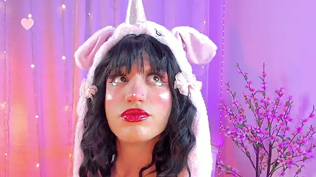 rosseblondee online show from February 10, 9:00 pm