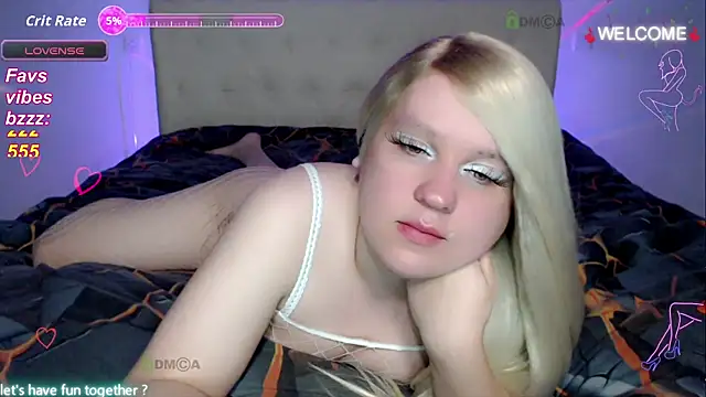 Snapshot of camsmiley chatting on October 14, 4:35 am camsmiley online show from October 14, 4:35 am