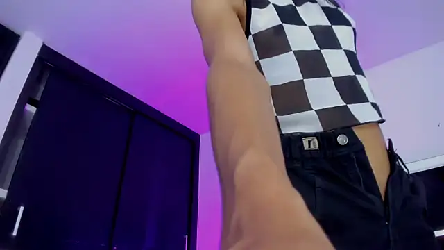 Sammybitchx online show from March 31, 7:27 pm