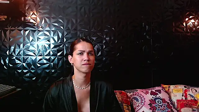 Snapshot of PINK__LOLA1 chatting on October 15, 12:32 am PINK LOLA1 online show from October 15, 12:32 am