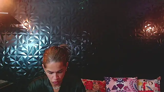 PINK  LOLA1 online show from November 15, 12:30 am