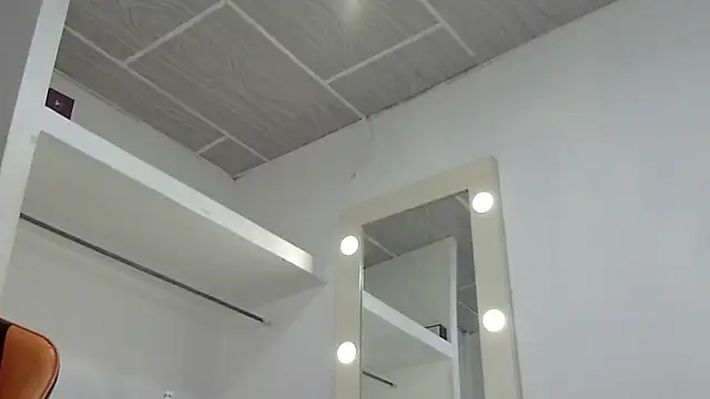 EvaTiffany online show from March 29, 2:01 am