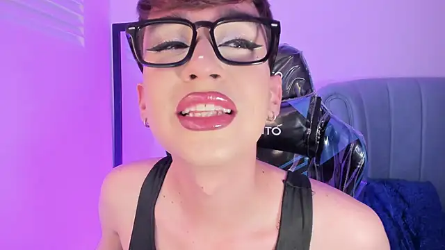 Chris boy  online show from April 5, 7:17 am