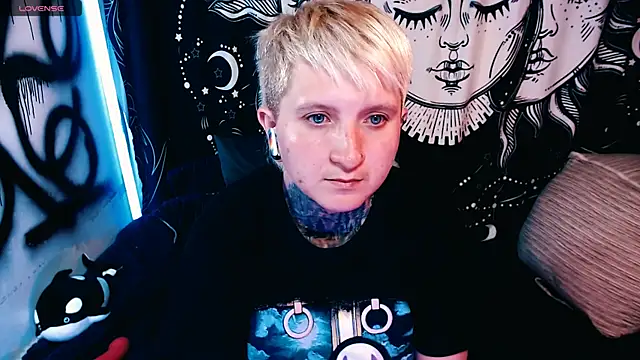 Marieblueeyes online show from May 16, 2:20 am