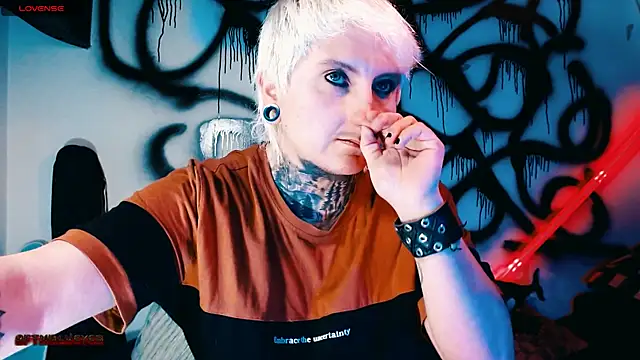Marieblueeyes online show from July 24, 2:10 am