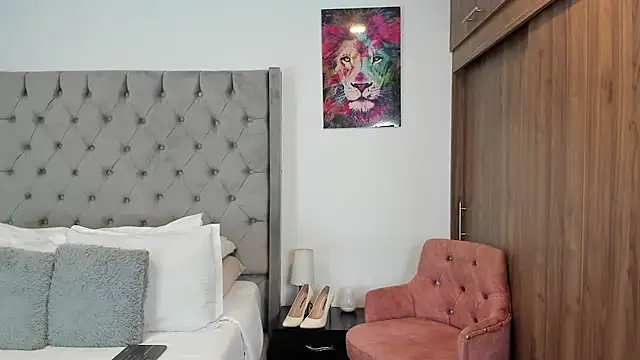 ariannaThompsons online show from March 18, 10:26 pm