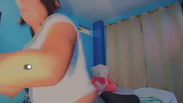 catalinabrawn1 online show from April 7, 10:00 pm