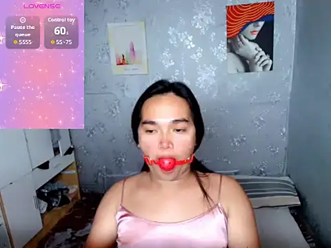 Snapshot of MoaningKylie chatting on October 17, 2:09 pm MoaningKylie online show from October 17, 2:09 pm