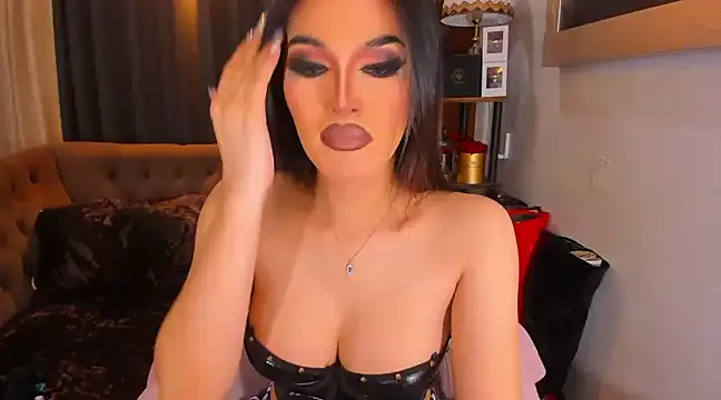 ChalanieFox online show from December 9, 4:01 am