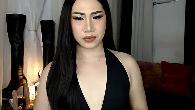 Snapshot of elise_bloom69 chatting on October 17, 5:27 pm elise bloom69 online show from October 17, 5:27 pm