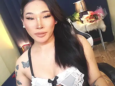 Snapshot of Ur_Fantastic_Lina chatting on October 19, 3:59 pm Ur Fantastic Lina online show from October 19, 3:59 pm