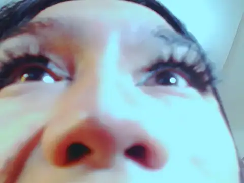 Snapshot of ELLIZABETHFORCUMXX chatting on October 12, 12:35 am ELLIZABETHFORCUMXX online show from October 12, 12:35 am