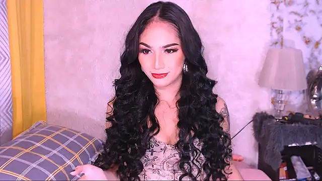 Snapshot of Oriental_Tiara chatting on February 17, 5:58 am Oriental Tiara online show from February 17, 5:58 am
