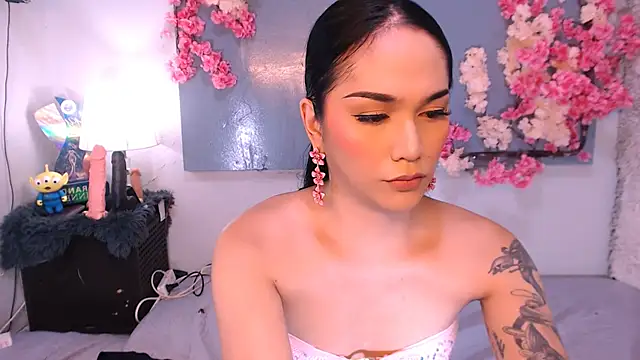 Snapshot of Oriental_Tiara chatting on October 5, 3:07 am Oriental Tiara online show from October 5, 3:07 am