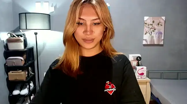 Snapshot of luxxy_grand chatting on December 31, 12:32 am luxxy grand online show from December 31, 12:32 am