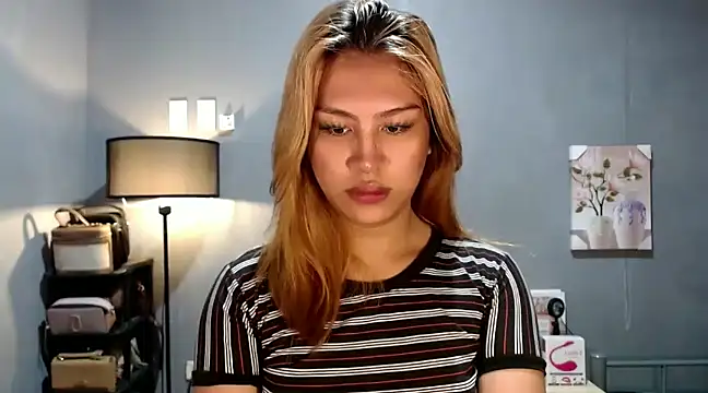 Snapshot of luxxy_grand chatting on January 10, 12:27 am luxxy grand online show from January 10, 12:27 am