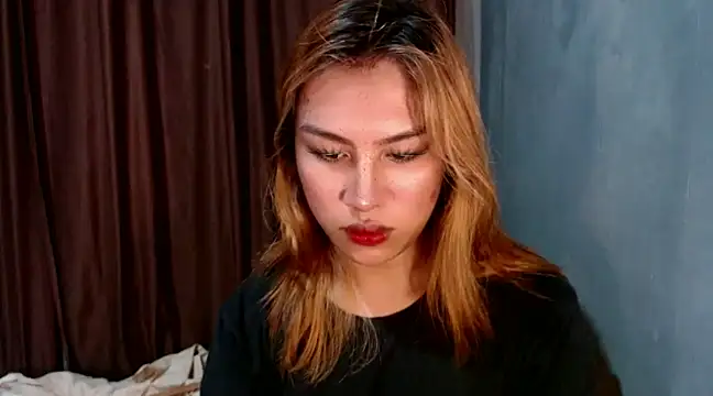 Snapshot of luxxy_grand chatting on February 4, 8:28 pm luxxy grand online show from February 4, 8:28 pm