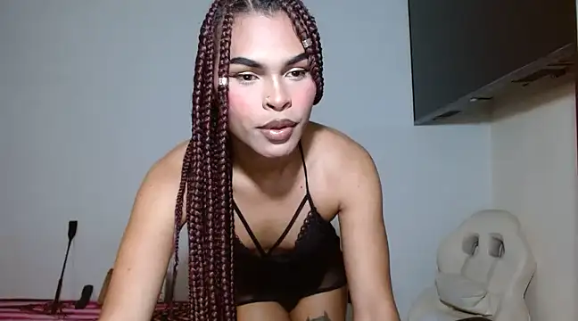 Snapshot of _diamondpamela chatting on March 11, 1:05 am diamondpamela online show from March 11, 1:05 am