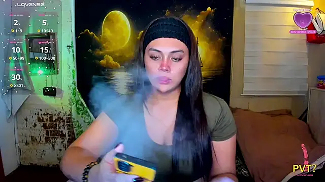 Snapshot of _MissKhimberlyXxx_ chatting on October 13, 1:33 pm MissKhimberlyXxx online show from October 13, 1:33 pm