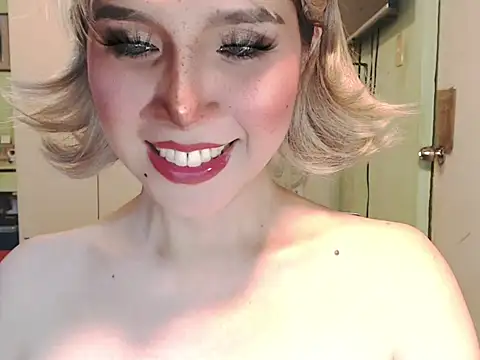 Ezradeliciosa online show from April 9, 6:19 am