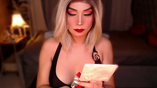 QUEEN GIAMOORE69 online show from June 22, 7:22 pm