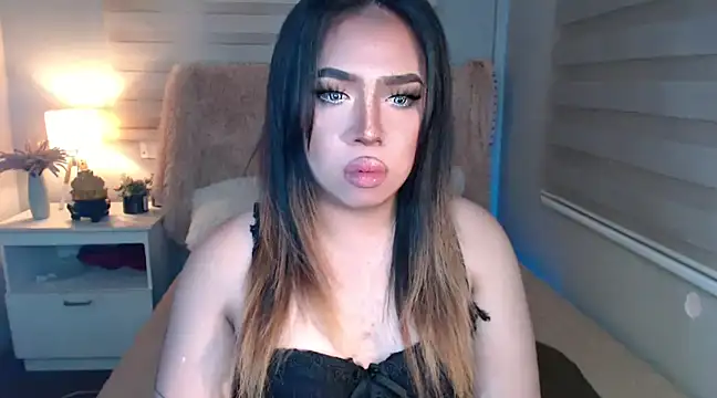 RebecaNextToYou online show from February 18, 4:49 pm