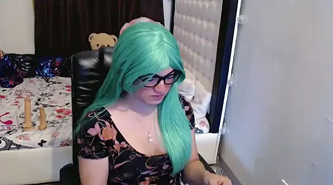 Snapshot of Goddess_Sarah chatting on December 11, 1:37 pm Goddess Sarah online show from December 11, 1:37 pm