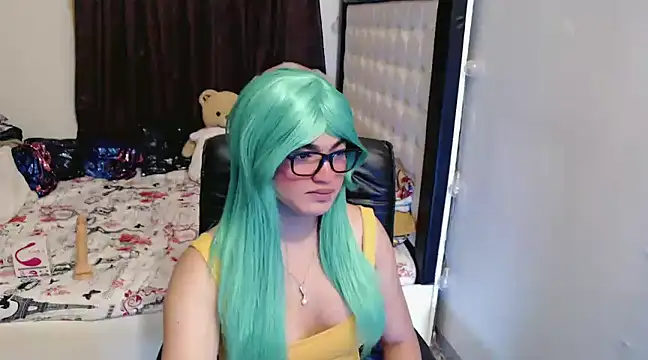 Snapshot of Goddess_Sarah chatting on December 17, 10:44 am Goddess Sarah online show from December 17, 10:44 am