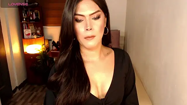 SweetieZeveey  online show from July 28, 5:46 pm