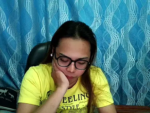 Snapshot of Your_PrettyGirlxxx chatting on September 13, 6:19 am Your PrettyGirlxxx online show from September 13, 6:19 am