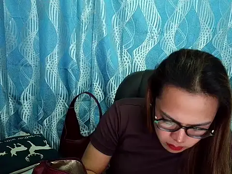 Snapshot of Your_PrettyGirlxxx chatting on September 24, 12:28 am Your PrettyGirlxxx online show from September 24, 12:28 am