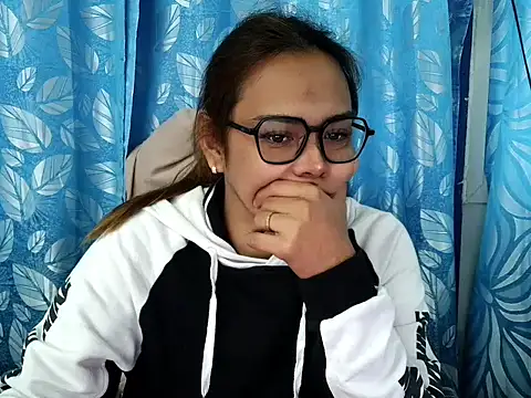 Your PrettyGirlxxx online show from February 18, 3:25 am